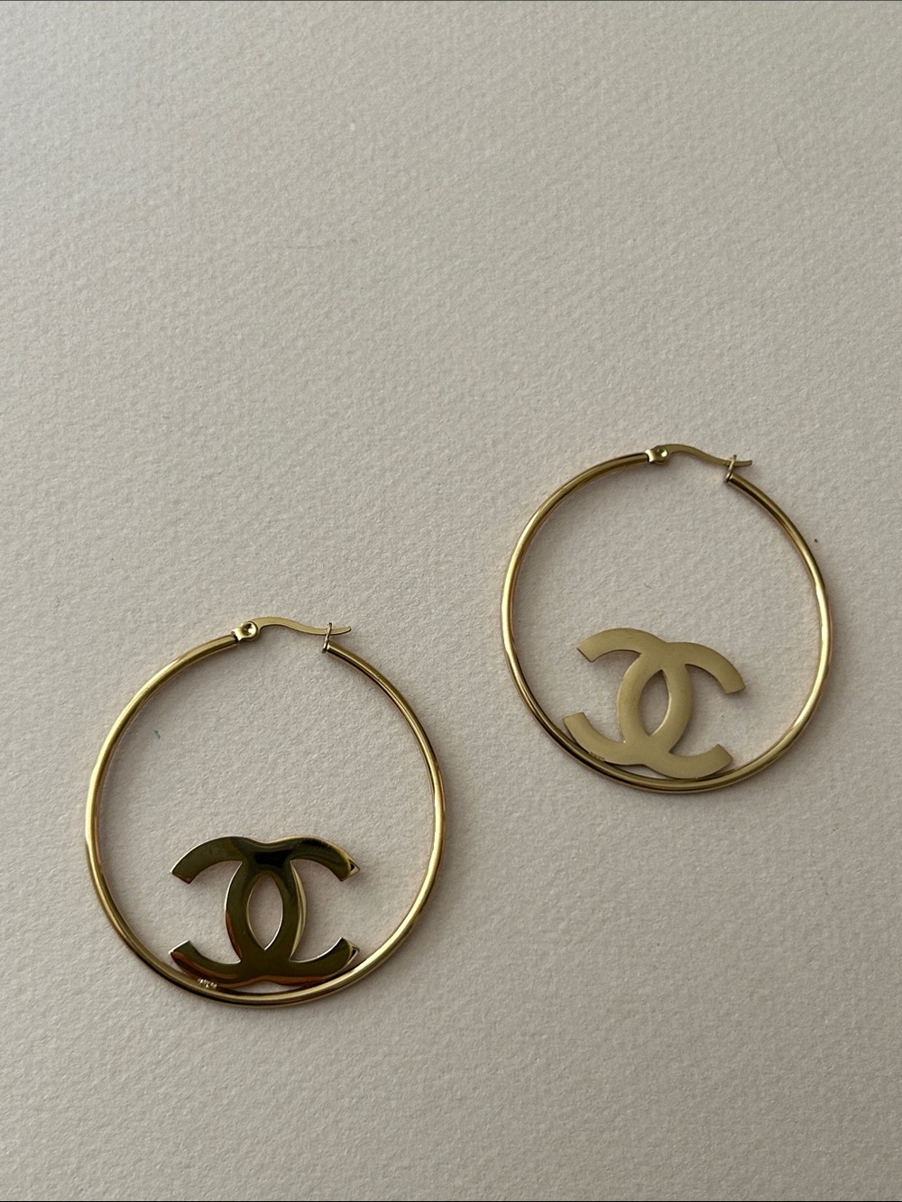 CHANEL Gold CC Hoop Earrings L25